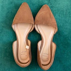 A New Day brown women’s suede flats